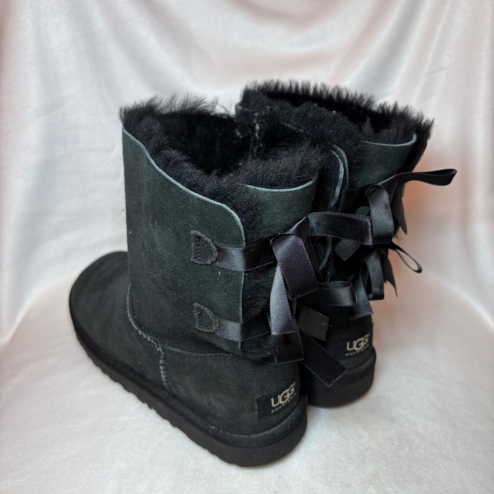 UGG Australia Bailey Bow II Black Suede Boots 3280 Women Size 6